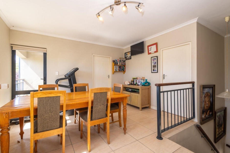 3 Bedroom Property for Sale in The Crest Western Cape